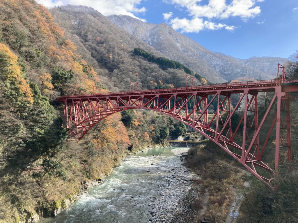 赤い鉄橋
