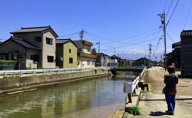 滑川市｜輝くホタルイカを観られる＆味わえる町