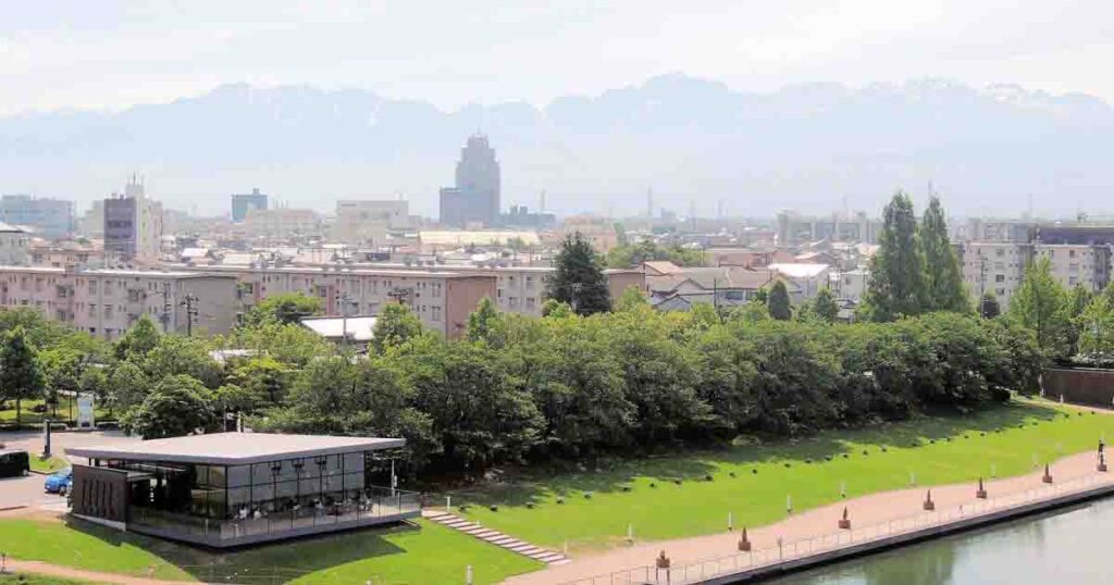 スタバ環水公園店|世界一美しいスターバックスと言われる3つの理由